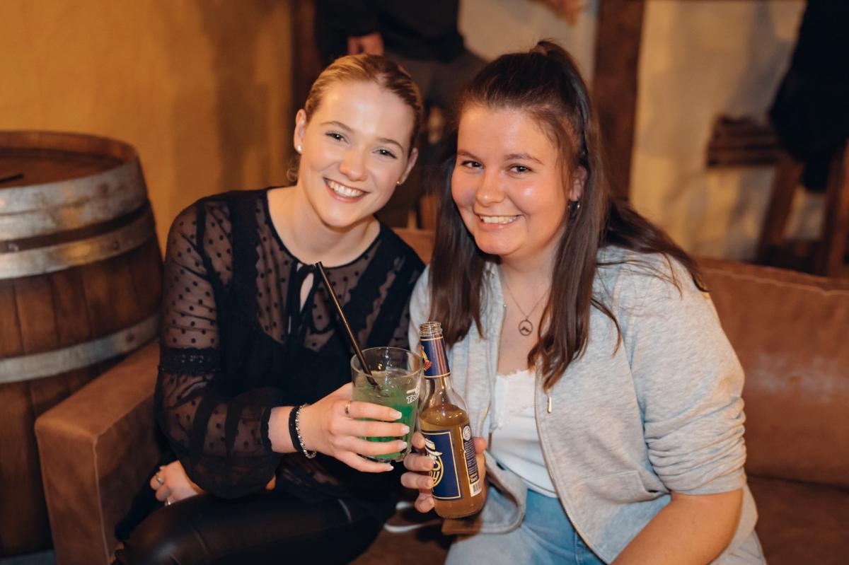 Lutz Hütte Tuggen - Mega Charts Party